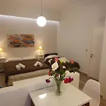 Naxos Lane Center Apartment